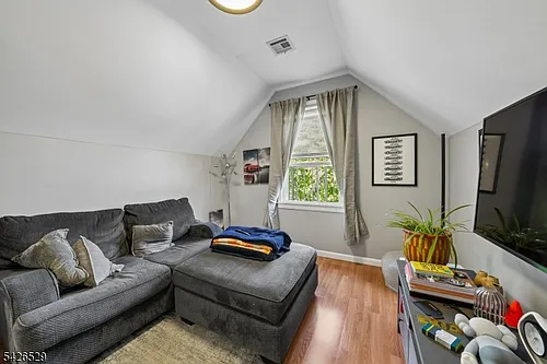 133 Franklin Ave Photo 1