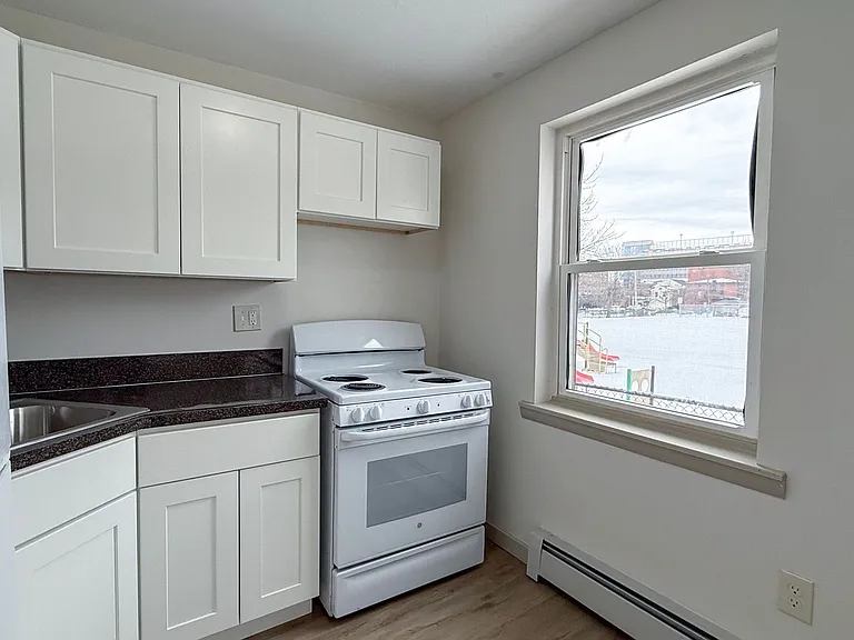 322 Hudson St / Luca Investments LLC — Photo 2