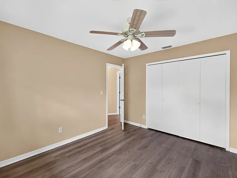 718 SW 35th Ter — Photo 16