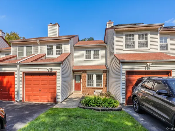 11 Burgoyne Court, Coram, NY 11727