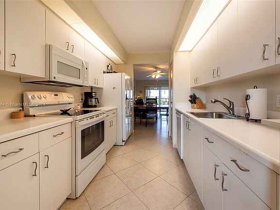 4th image of 1500 SW 131st Way APT 411N
