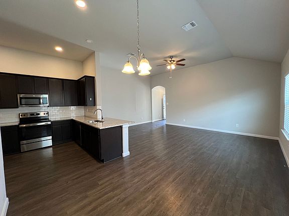 5th image of 639 Ashers Pl