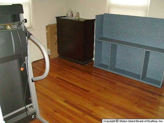 5th image of 212 Bryant Ave