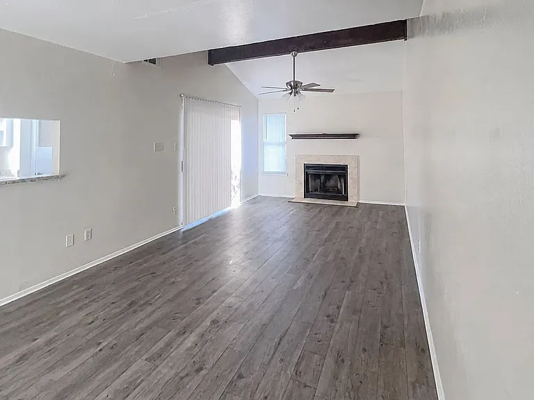 1224 Westway Cir — Photo 3