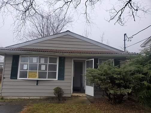 1st image of 819 Oak Hill Ave