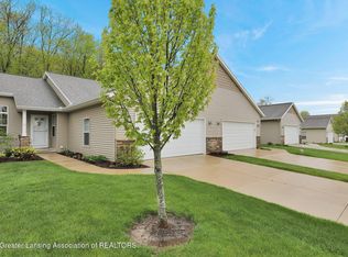 231 Barrington Cir, Lansing, MI 48917