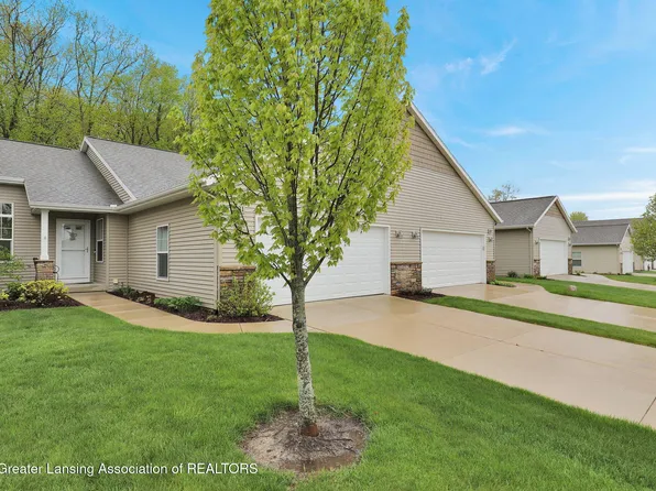 231 Barrington Cir, Lansing, MI 48917