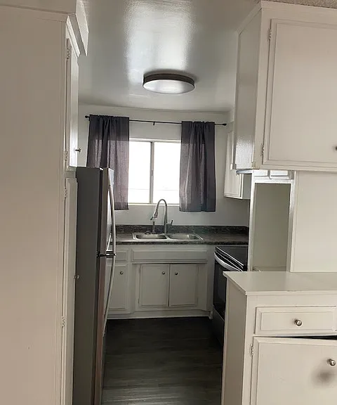 107 S Croft Ave — Photo 4