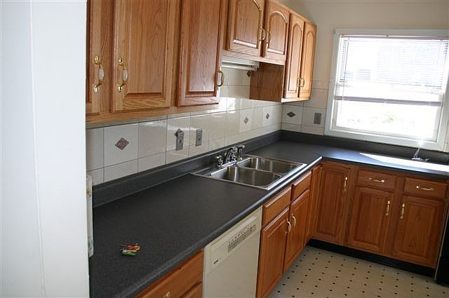 2nd image of 22 Sturbridge Ct