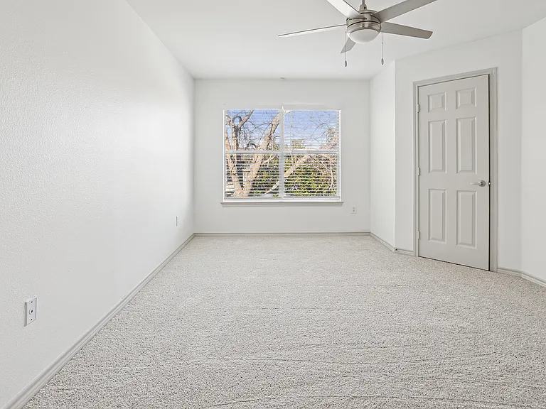 8004 W Virginia Dr — Photo 7