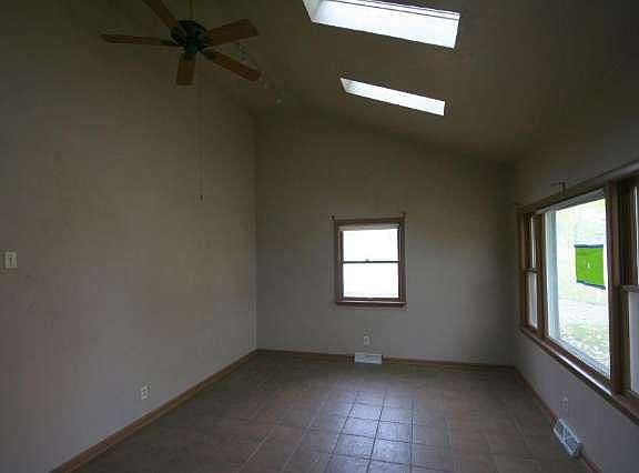 3rd image of 7819 W Medford Ave