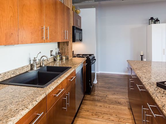 5th image of 1525 S Michigan Ave APT 212