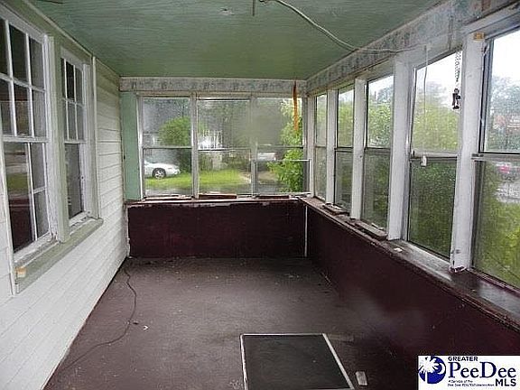 2nd image of 1100 Oakland Ave