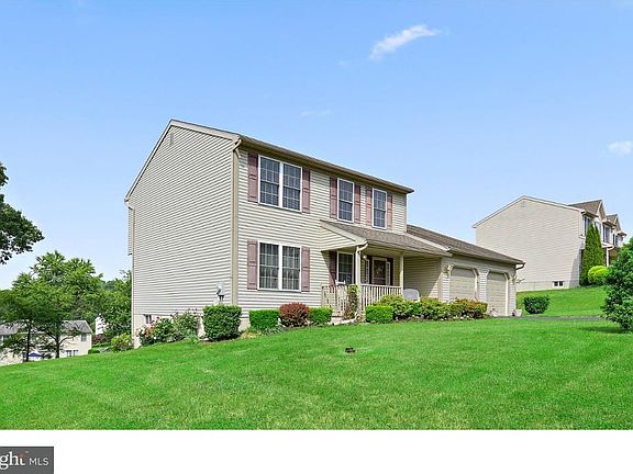2nd image of 44 Kelsey Dr