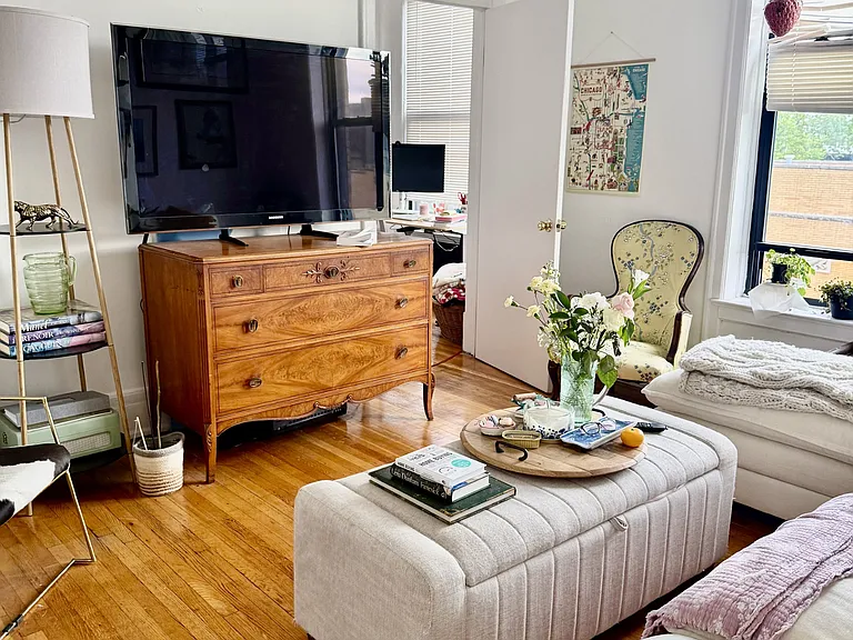 1909 N Lincoln Ave #4S — Photo 3