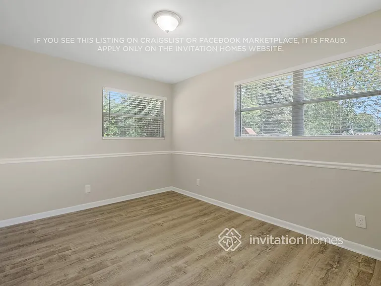 7917 Chateau Dr S — Photo 14
