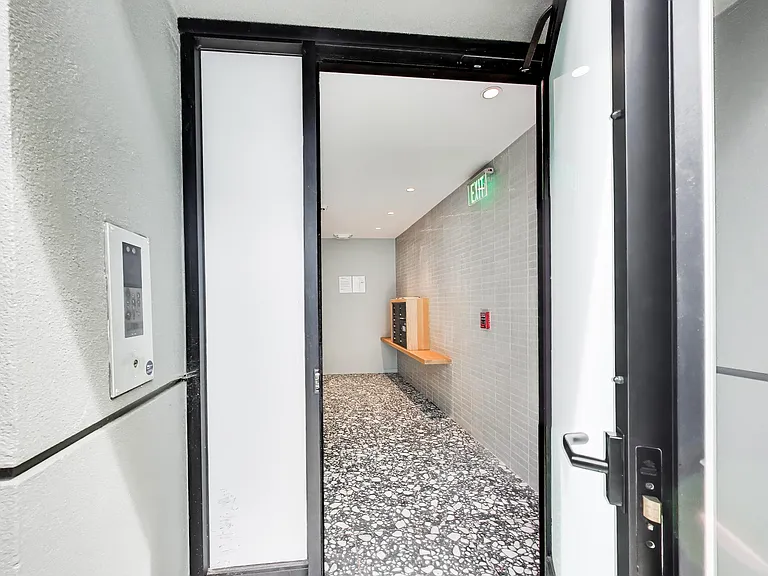 637 Natoma St #3 — Photo 25