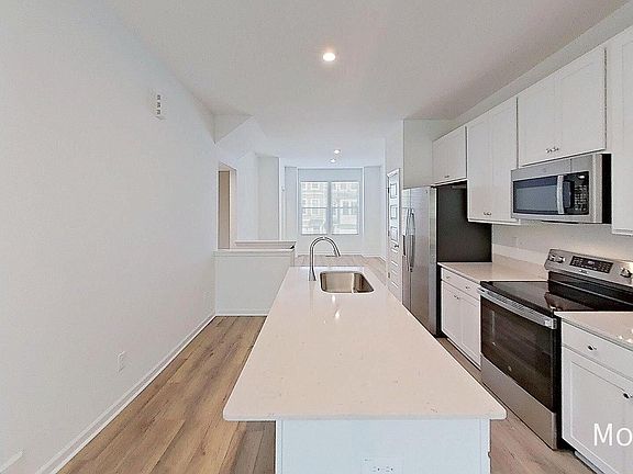 2nd image of 904 Formby Way