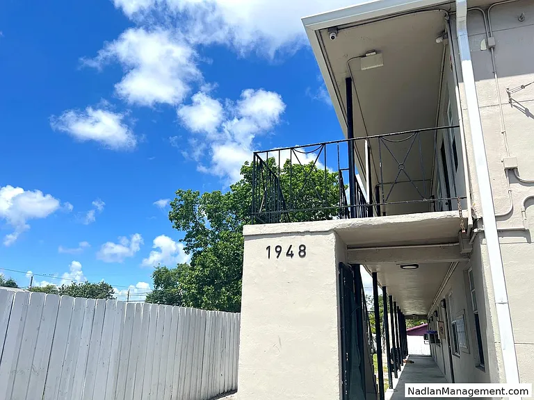 1948 NW 2nd Ct — Photo 10