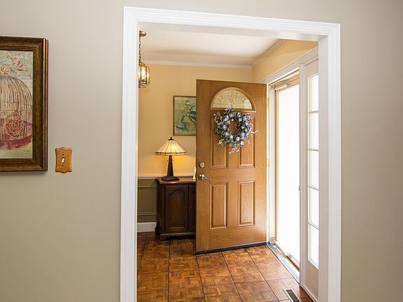 5th image of 238 Talbott Cir