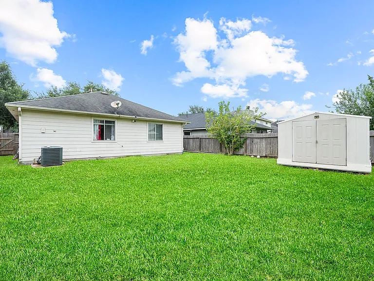 7427 Briargate Dr — Photo 22