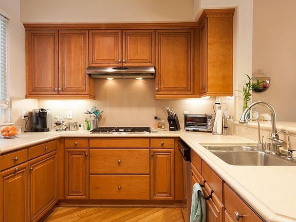 5th image of 5935 Playa Vista Dr APT 105