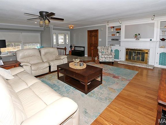 4th image of 16 Atwater Dr