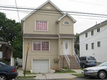 3rd image of 142 South Ave
