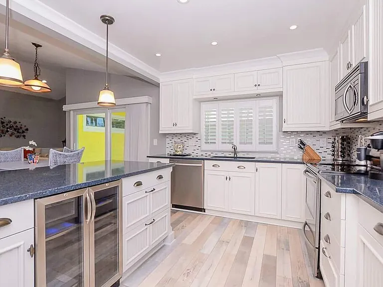 4031 NE Breakwater Dr — Photo 13