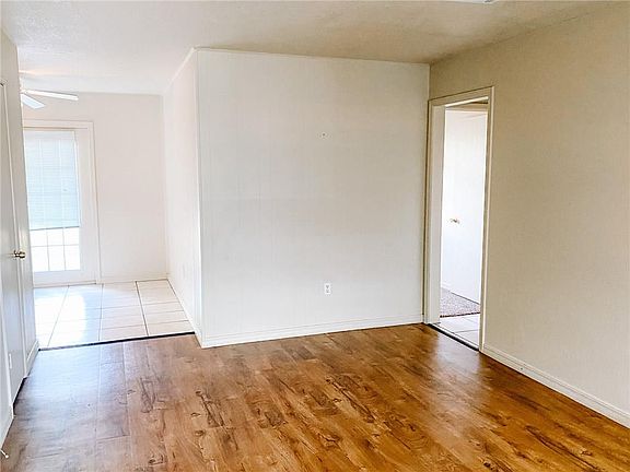 3rd image of 629 NW 22nd St