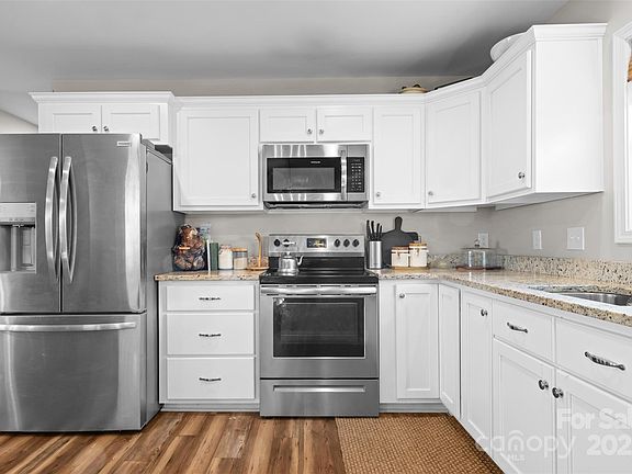 5th image of 177 Duke St