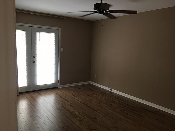 2nd image of 3820 Fairfield Ave Unit 107