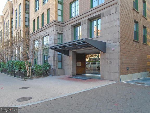 2nd image of 910 M St NW APT 126