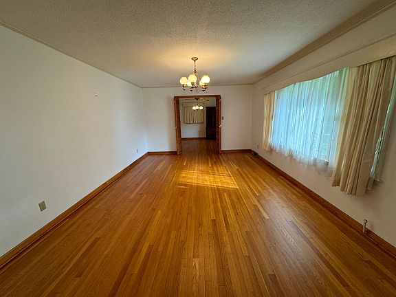 5th image of 1209 Dameron Rd