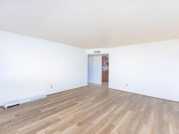 4th image of 2880 Thistle Dr