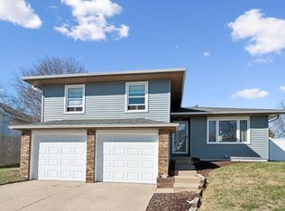 2514 W 60th St, Davenport, IA 52806