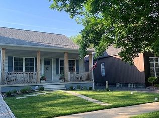 10111 Foster Ave, Bratenahl, OH 44108