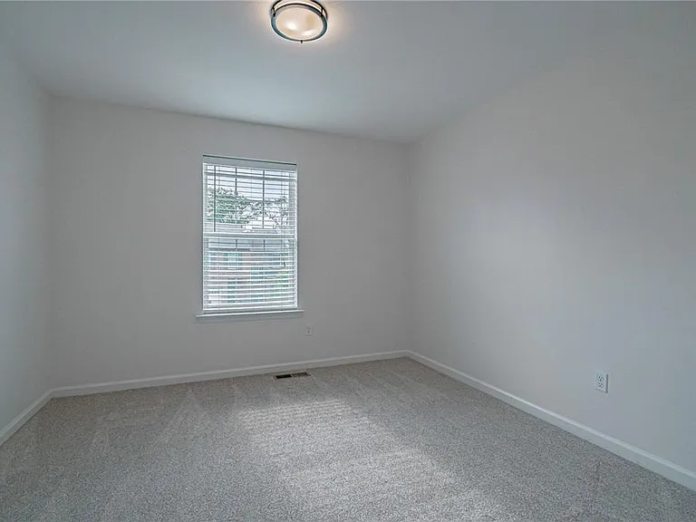 253 Milkweed Dr — Photo 27