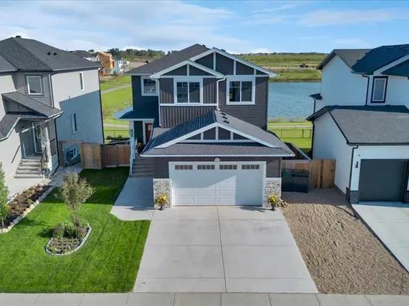835 N Lakewood Cir, Strathmore, AB T1P 0G7