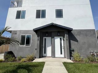 1731 E 68th St #B, Los Angeles, CA 90001