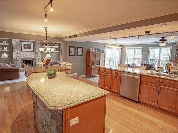 5th image of 23 Old Country Ln