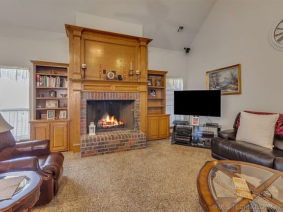 5th image of 12965 Eagle Crest Dr
