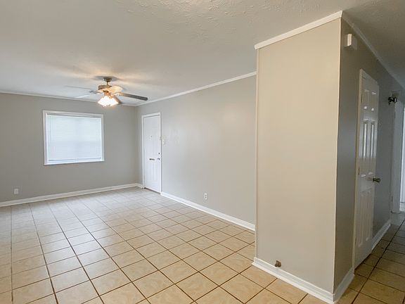 4th image of 1739 Broadmoor Dr