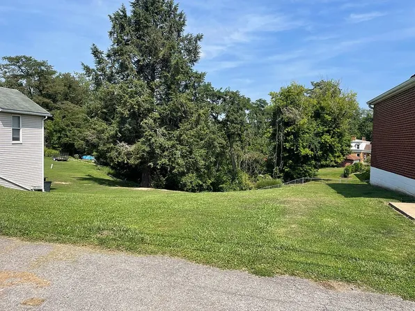 1135 Lawton St, Monongahela, PA 15063