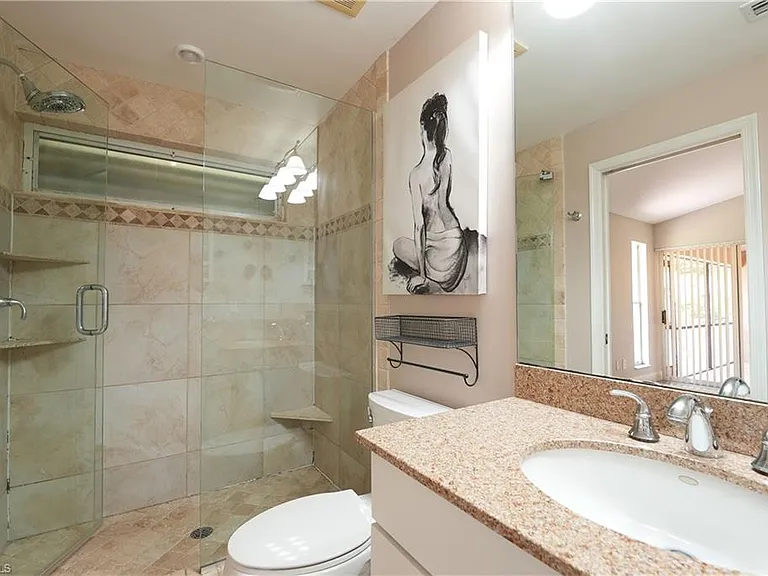 430 Saint Andrews Blvd #6 — Photo 6