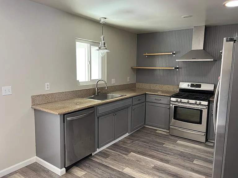 kitchen (new counters not shown)