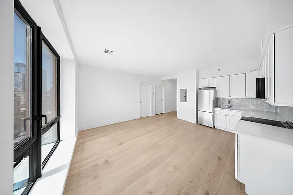 Rented by Bond New York | media 13