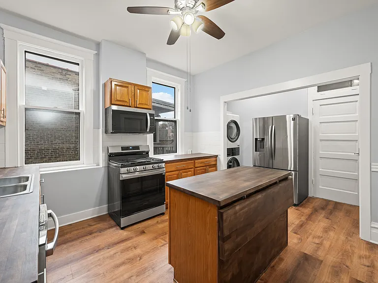2120 W Race Ave — Photo 4