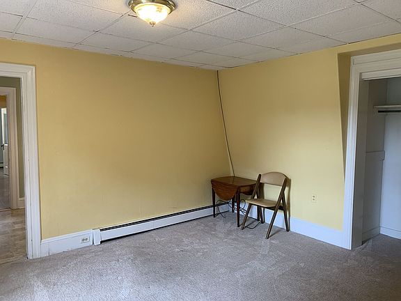 3rd image of 117 Main St Suite D