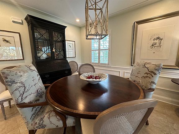 5th image of 2801 NE 33rd Court #201